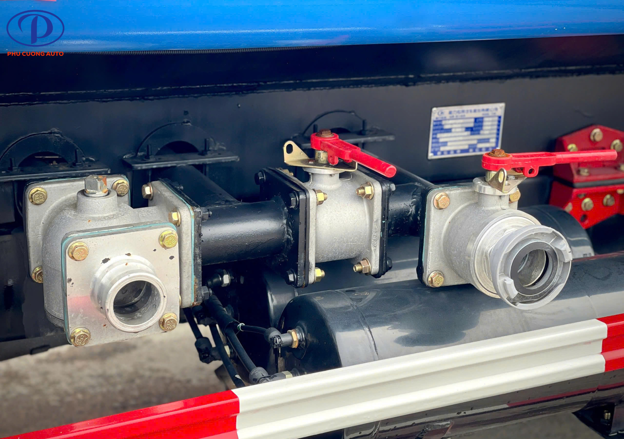 van nạp/ xả nước xe bồn dongfeng 5.3 khối 