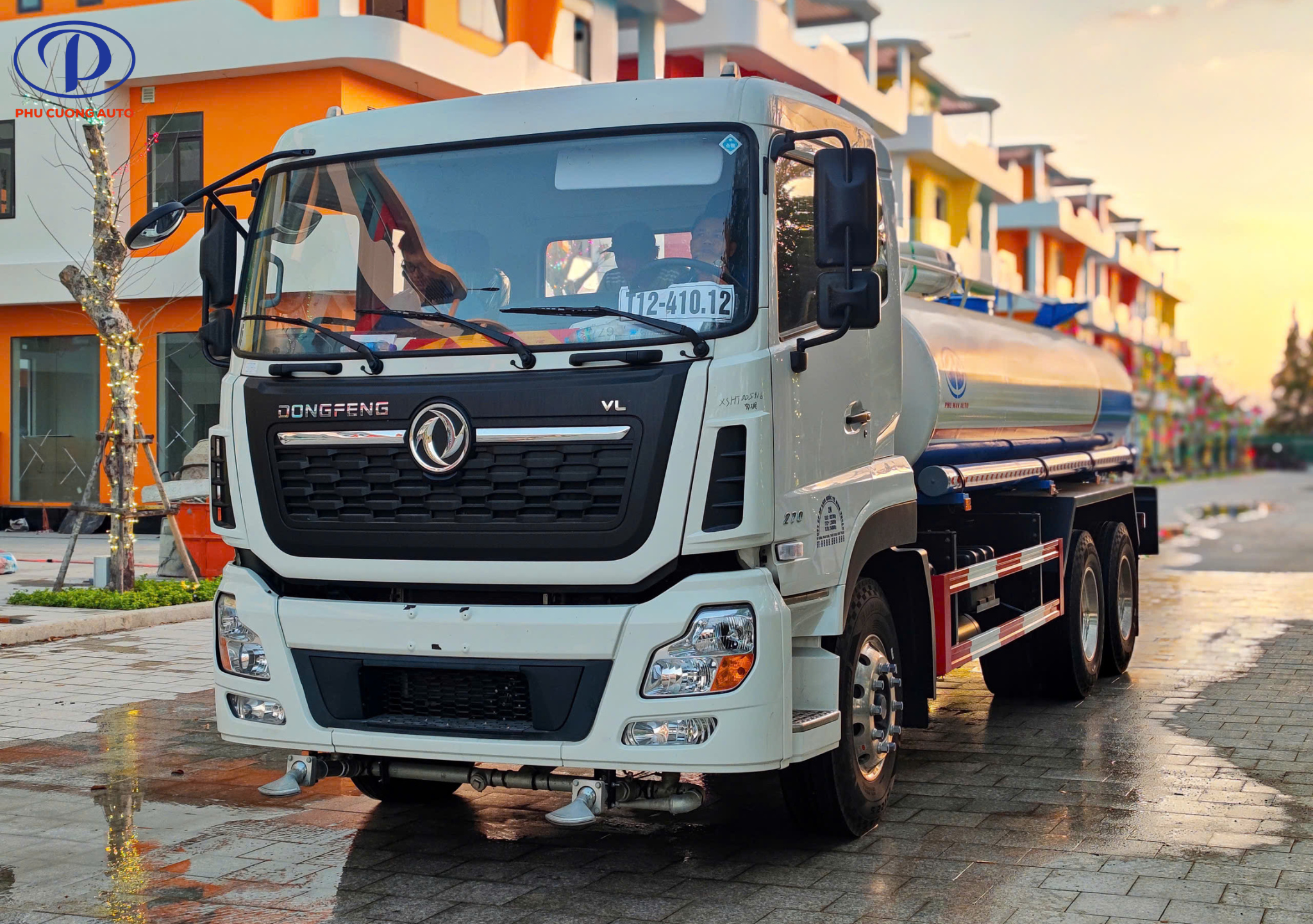 ngoại thất xe bồn nước dongfeng 14 khối 