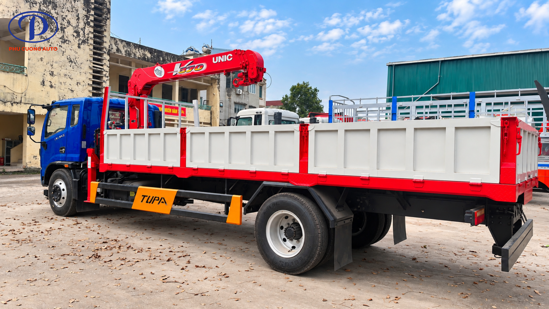 cẩu unic 3 tấn gắn trên xe dongfeng captain c 