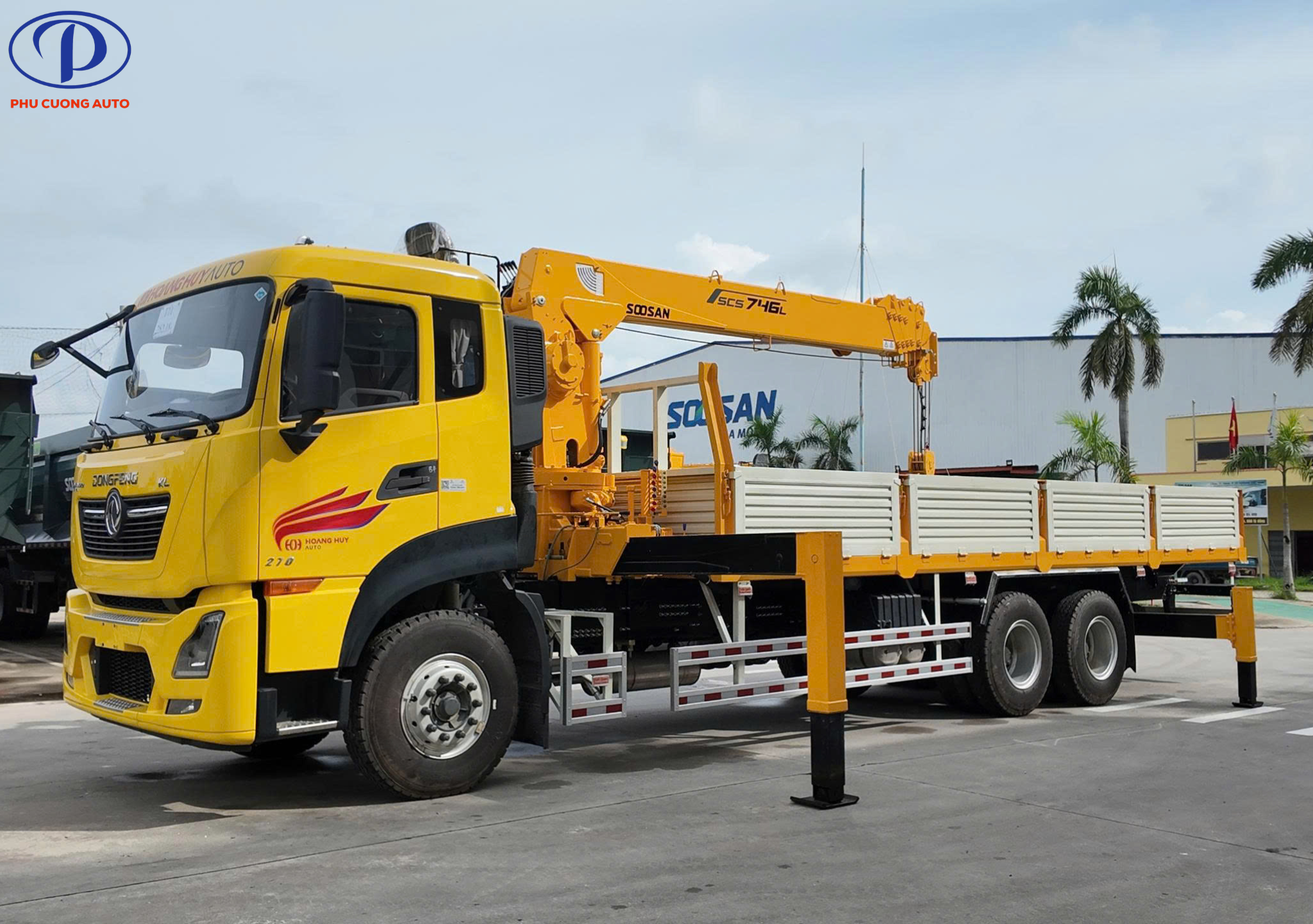 xe cẩu tự hành 8 tấn dongfeng 3 chân