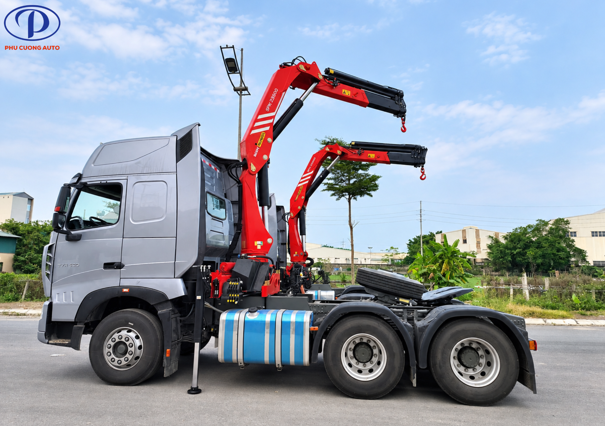 xe đầu kéo howo th7 440hp gắn cẩu palfinger 10 tấn